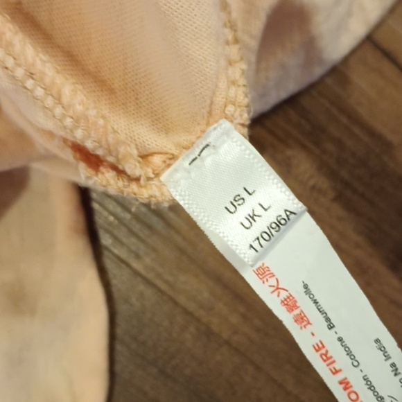 Out From Under Urban Outfitters Light Pink Loose Fit Collared Extreme Crop Top - Picture 4 of 6